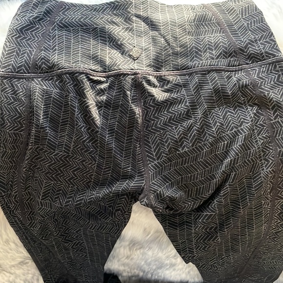 Prana xs blk & gray design - Picture 4 of 4